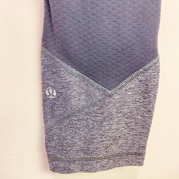 Lululemon Gray -Pink 3/4 Leggins Size 4 Sheer ,Back pocket Small - Picture 4 of 9